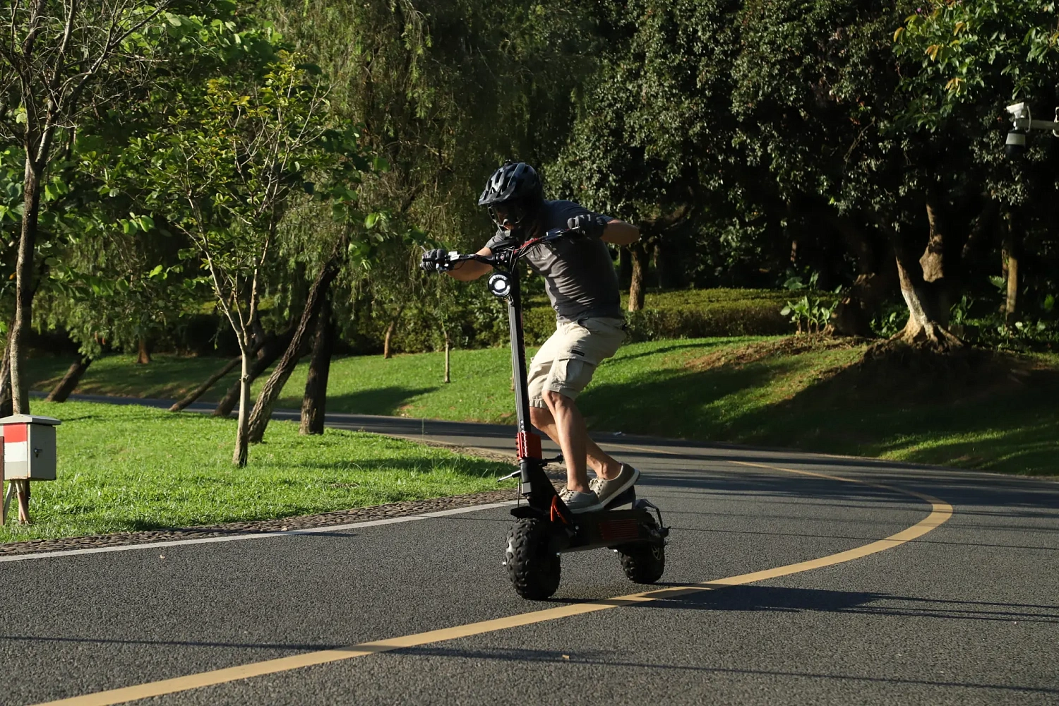 Электросамокат Predator