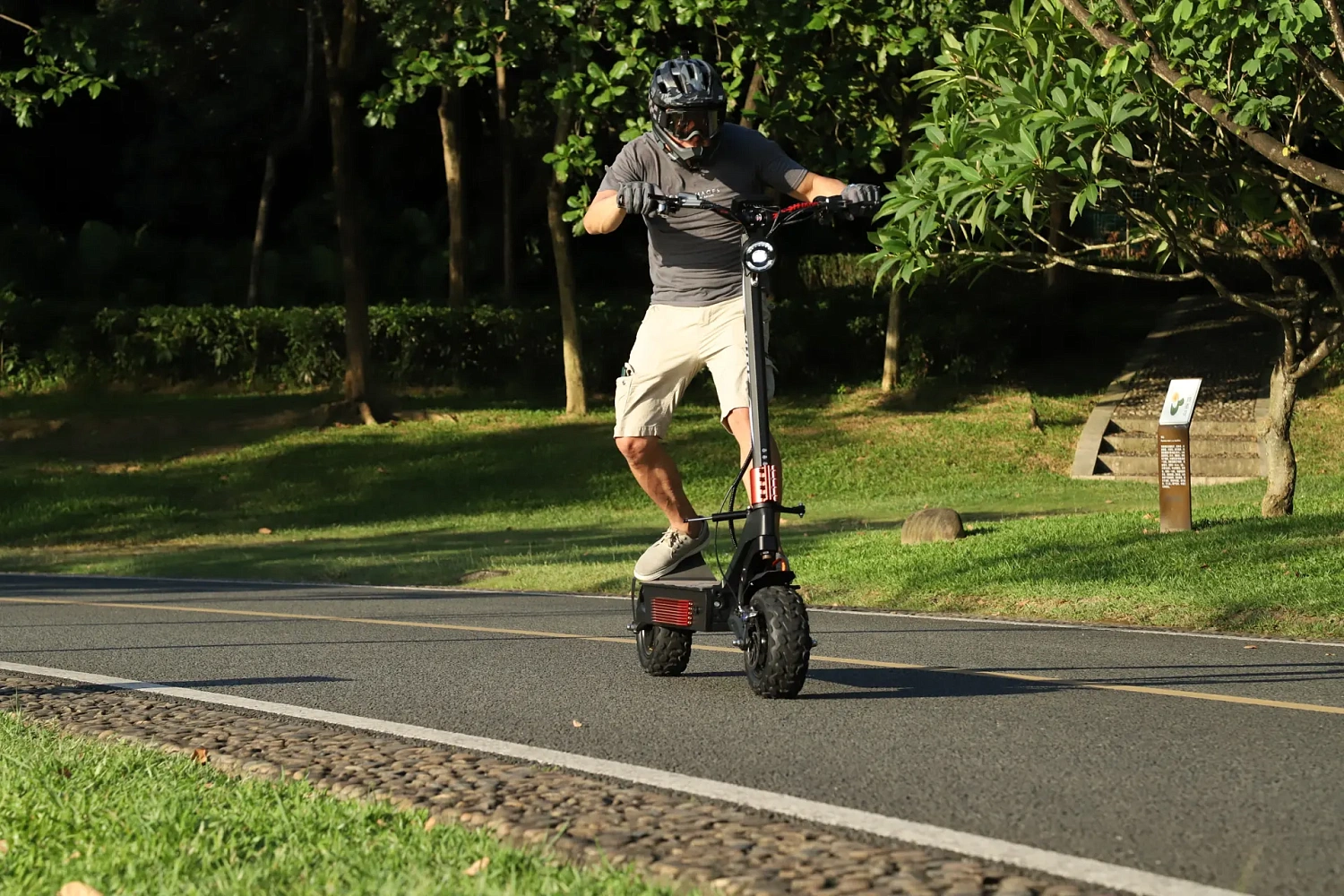 Электросамокат Predator